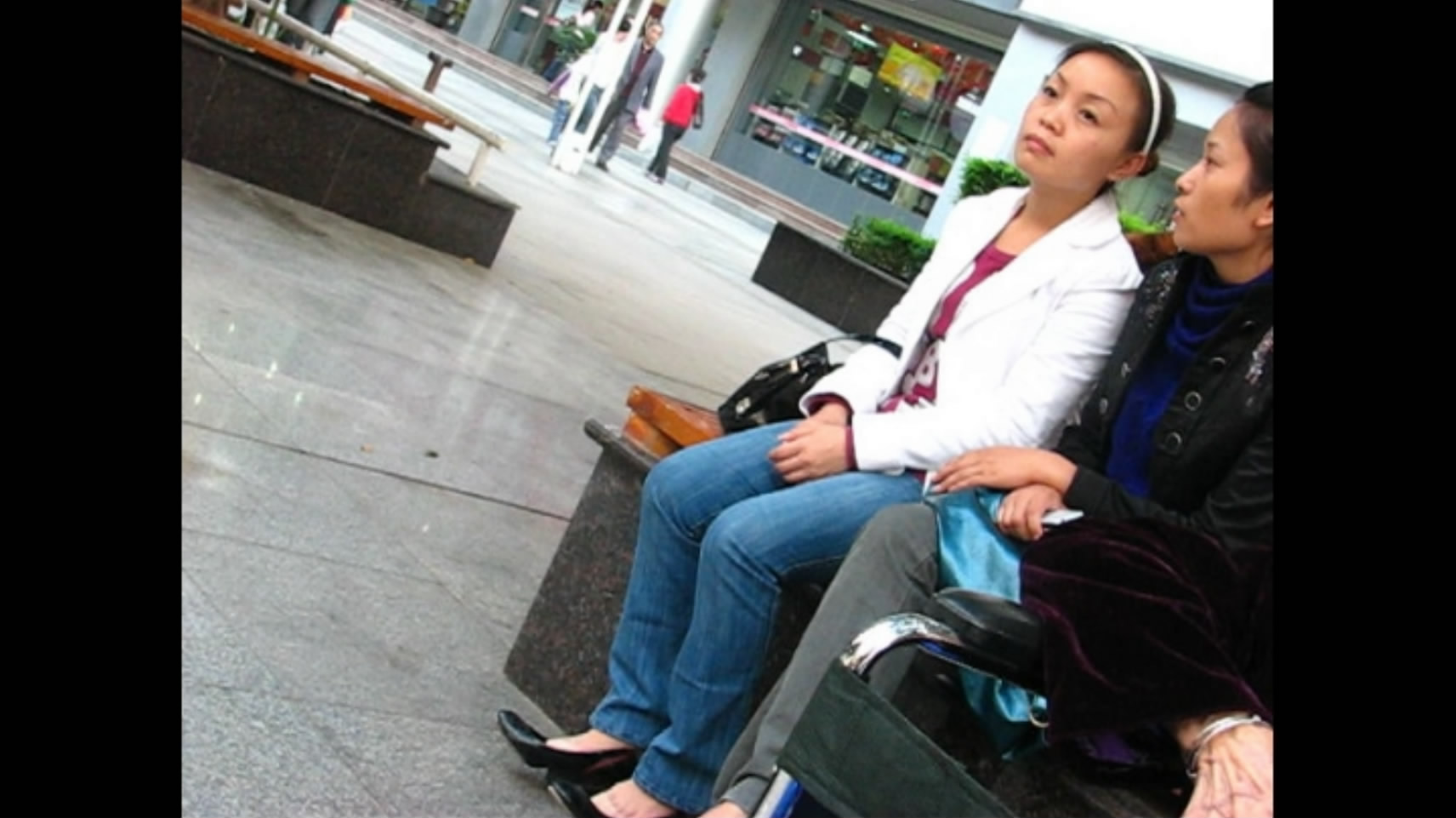 Strectching feet with nylon feet